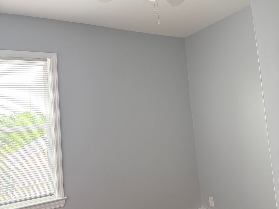 bedroom with closet