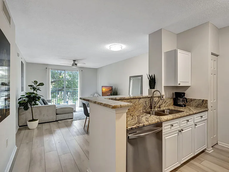 630 Sapodilla Ave #223 — Photo 1