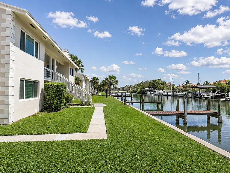 Vetra Indian Harbour Beach — Photo 10