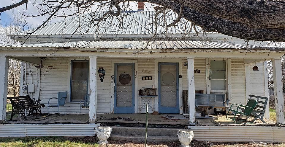 1st image of 307 Blanco Ave