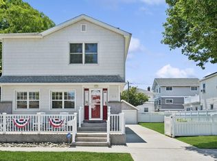 346 E Market St, Long Beach, NY 11561
