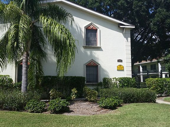 3rd image of 3121 W De Leon St
