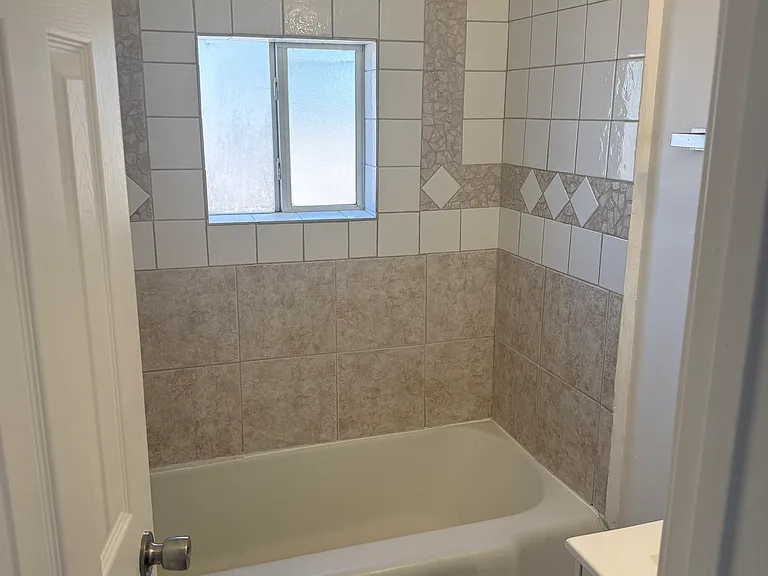839 Apache Ave NW — Photo 6