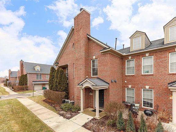 4th image of 5728 Hampshire Ln #36