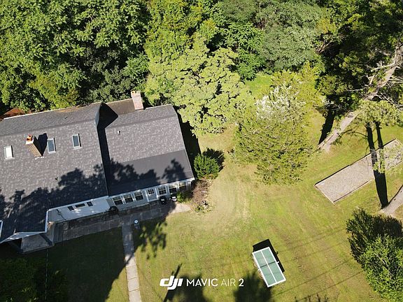 4th image of 5 Hauns Hill Rd