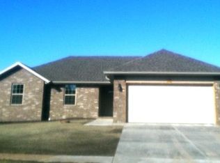 4593 W Greenridge St, Springfield, MO 65807