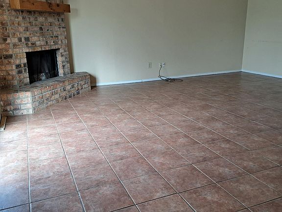 2nd image of 4001 Eastridge Dr
