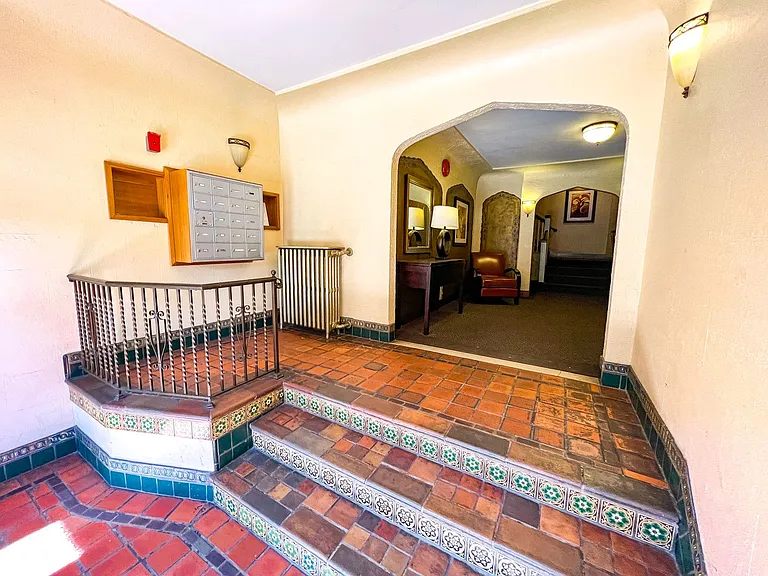 316 E Harrison St — Photo 16