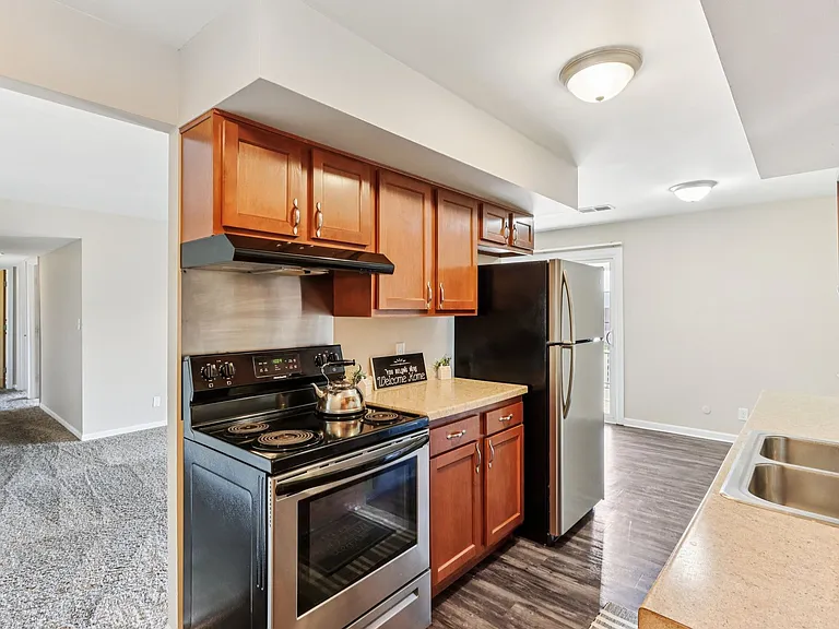 400 - ASHBURY APARTMENTS — Photo 5