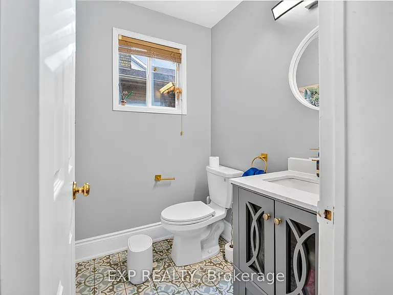 5896 Chorley Pl #UPPER — Photo 14