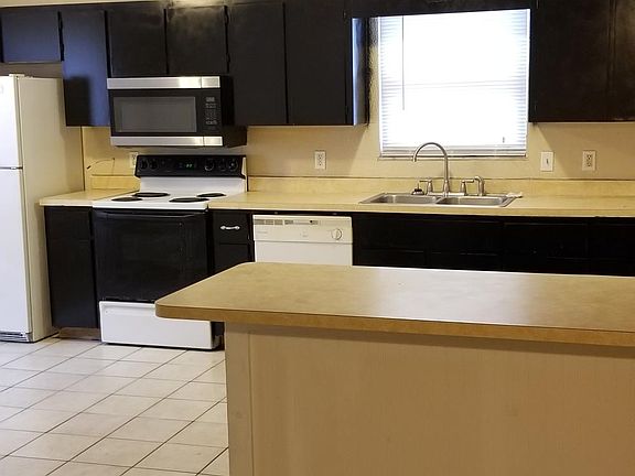 4th image of 2420 Centennial Blvd