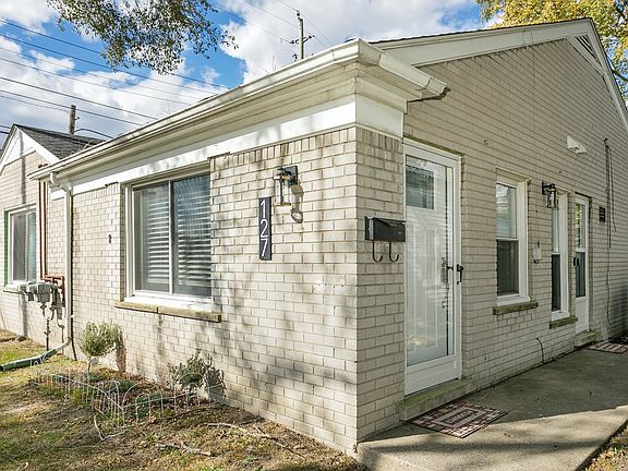 2nd image of 127 E Hazelhurst St #127