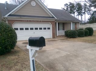 2489 Hillvale Cir, Lithonia, GA 30058