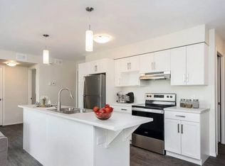 585 Ballantrae Dr #213, Winnipeg, MB R3T 6J2