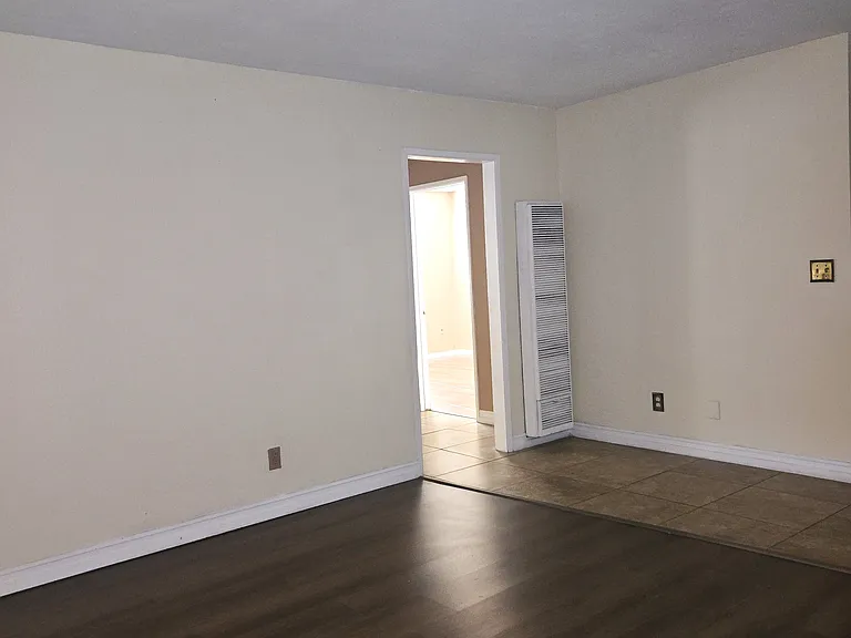 4700 Clair Del Ave #506 — Photo 13
