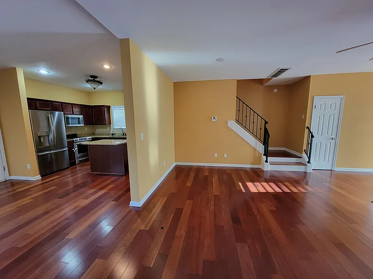 1404 Island Pl E — Photo 7