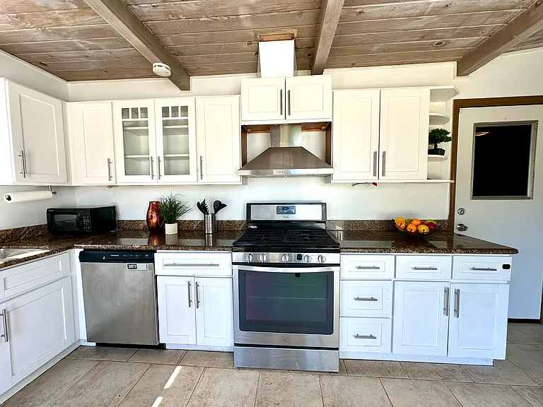 1111 Marionola Way — Photo 8