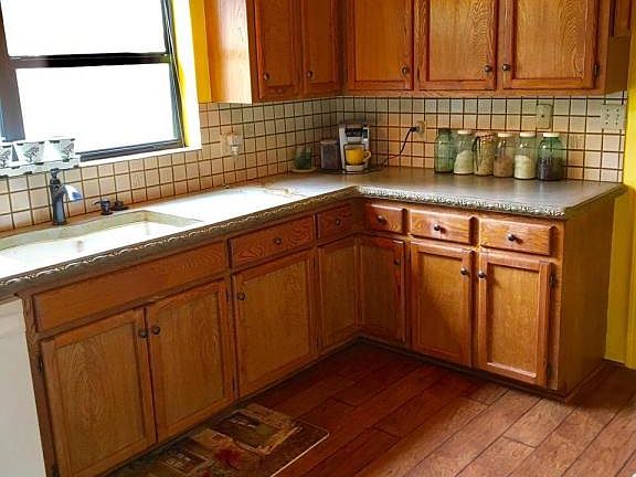 3rd image of 614 E 14th St