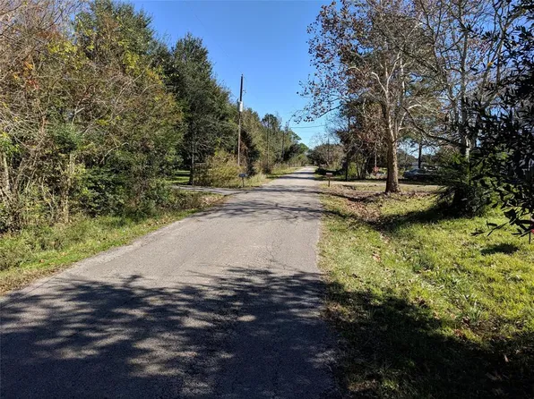 6001 Terrebonne Rd, Hitchcock, TX 77563