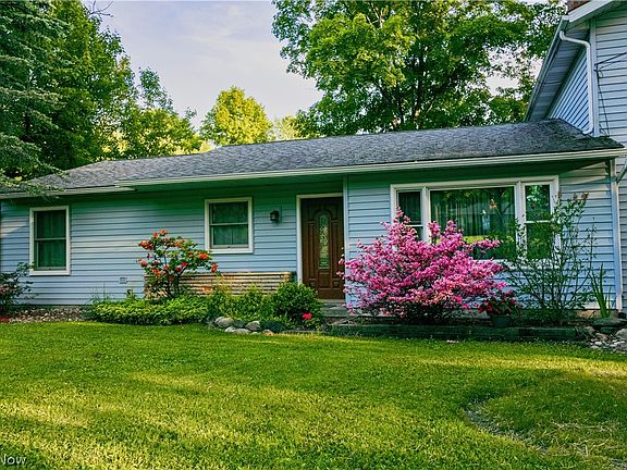 3rd image of 8661 Carmichael Dr