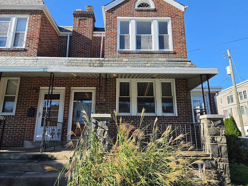 106 W 28th St