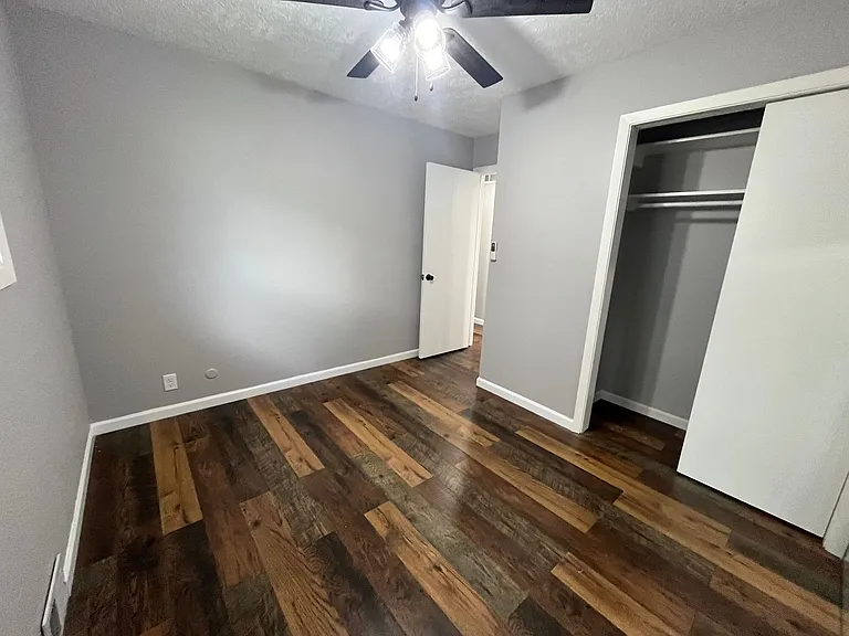 4300 S Hickory Hill Rd — Photo 18