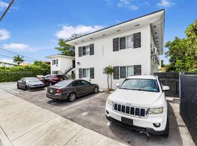 520 NE 82nd Ter