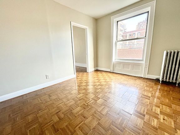 4th image of 241 W 13th St APT 23