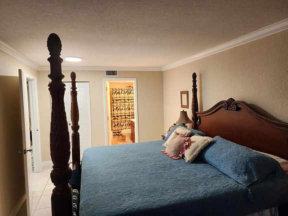 5th image of 120 Sparrow Drive #108