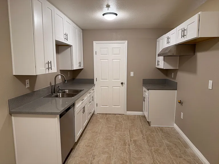 16645 Valencia Ave #2B — Photo 7