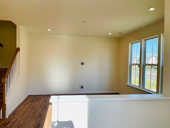 3rd image of 3000 Rivermere Ln