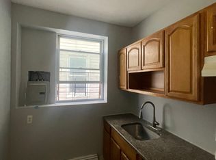 138 Clinton Ave #2F, Newark, NJ 07114