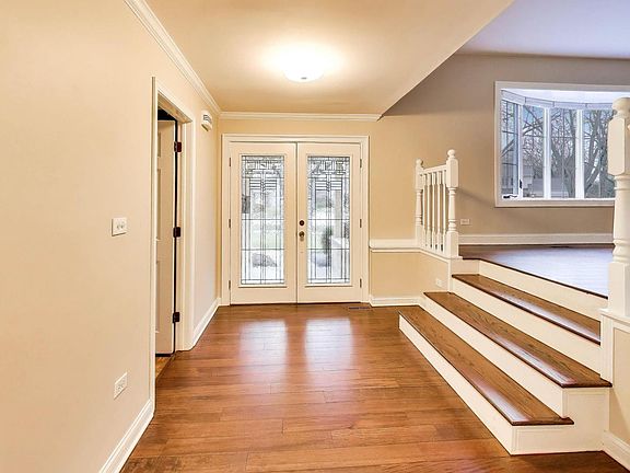 2nd image of 905 Crestfield Ave