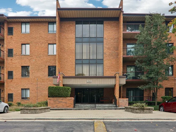 801 79th St APT 405, Darien, IL 60561