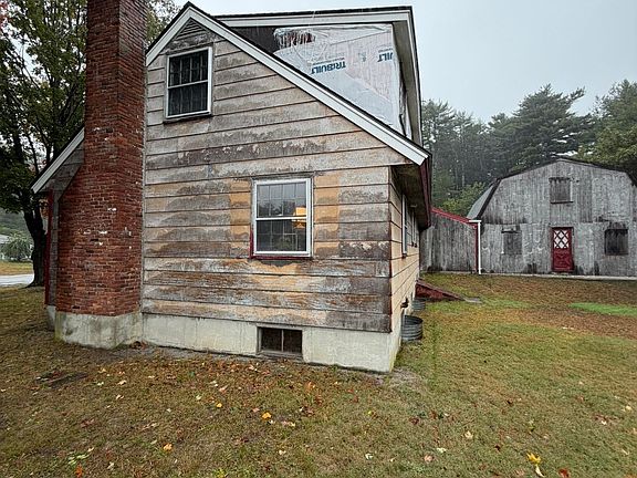 3rd image of 17 Howe St