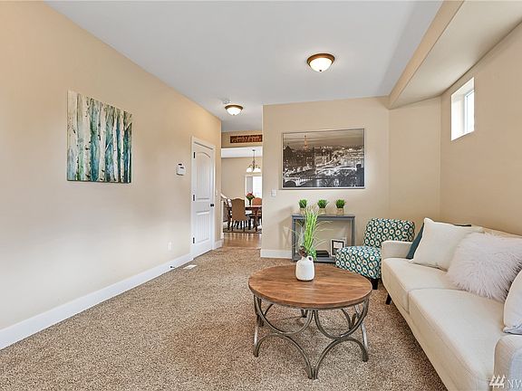 4th image of 8209 207th St E