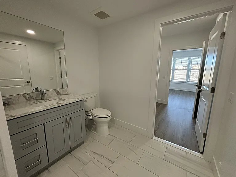 The Central — Photo 32