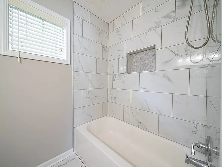 6040 Luna Dr — Photo 9