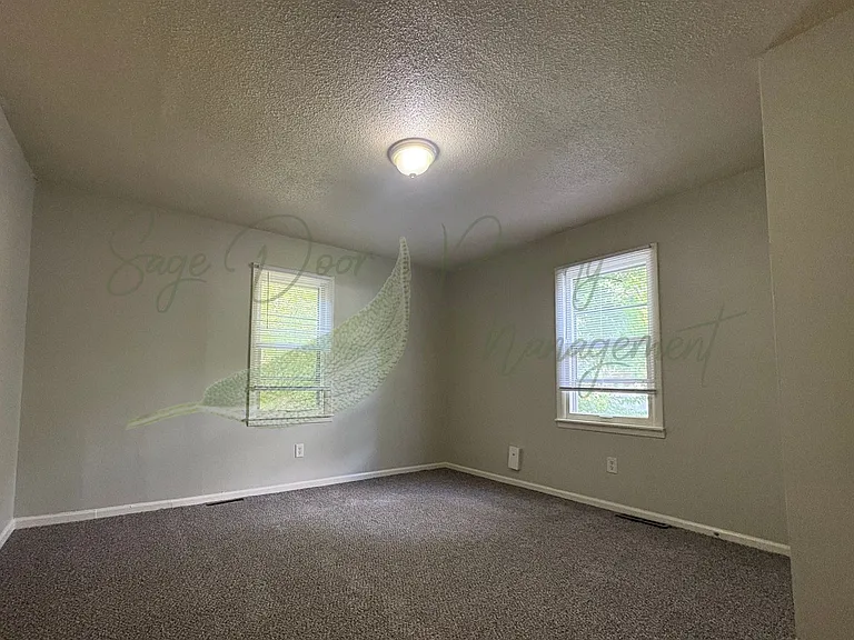 9409 E 67th Ter — Photo 12