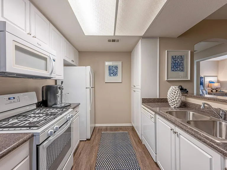 Laurel Terrace Apartment Homes — Photo 27