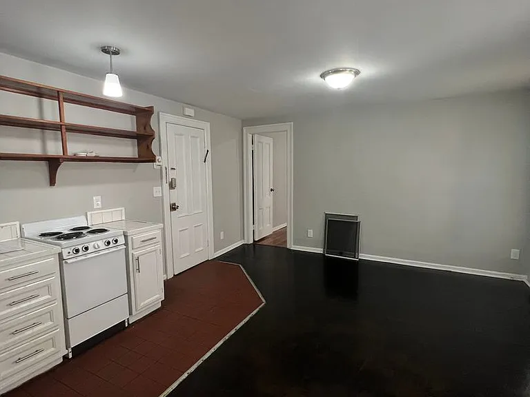 196 N Goodman St — Photo 37