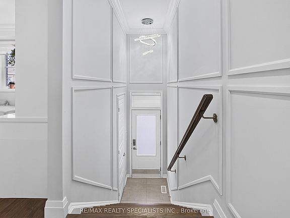 4th image of 975 Whitlock Ave #20