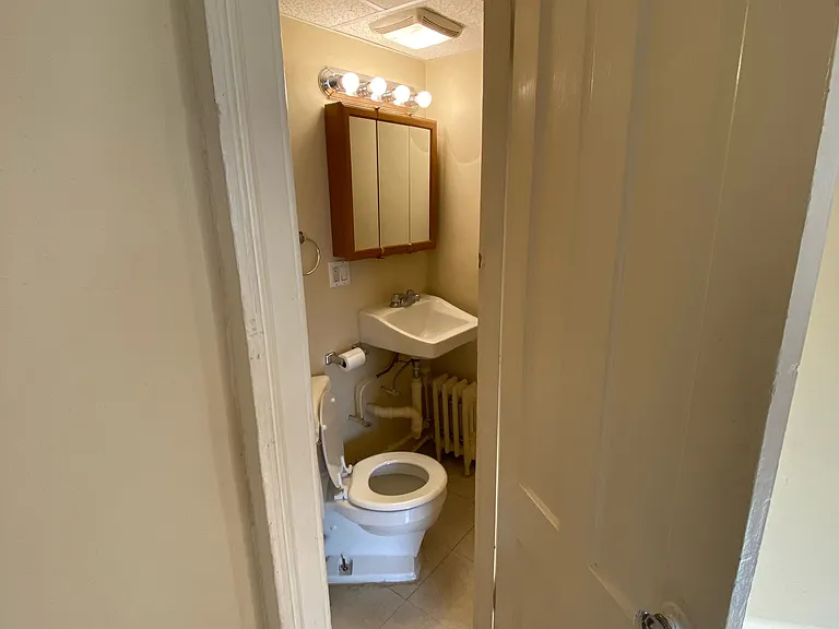 90 Myrtle St #5 — Photo 5