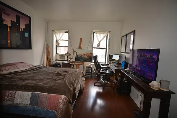 Rented by Voro, LLC | media 22