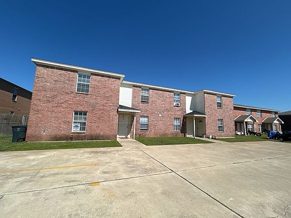 2nd image of 3307 Barcelona Dr APT A