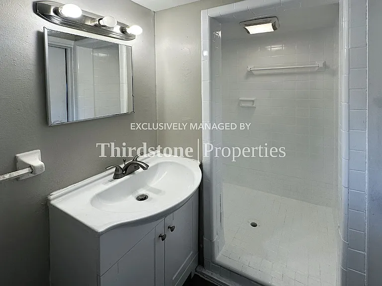 6965 Lorain St — Photo 17