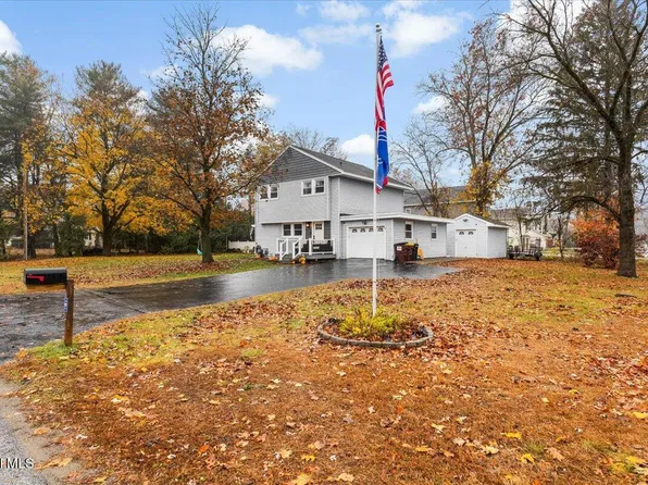 7 Maplewood Parkway, South Glens Falls, NY 12803