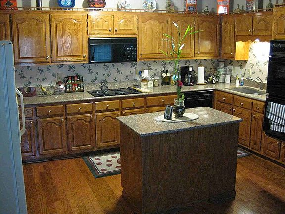 Quartz tops/granite sink