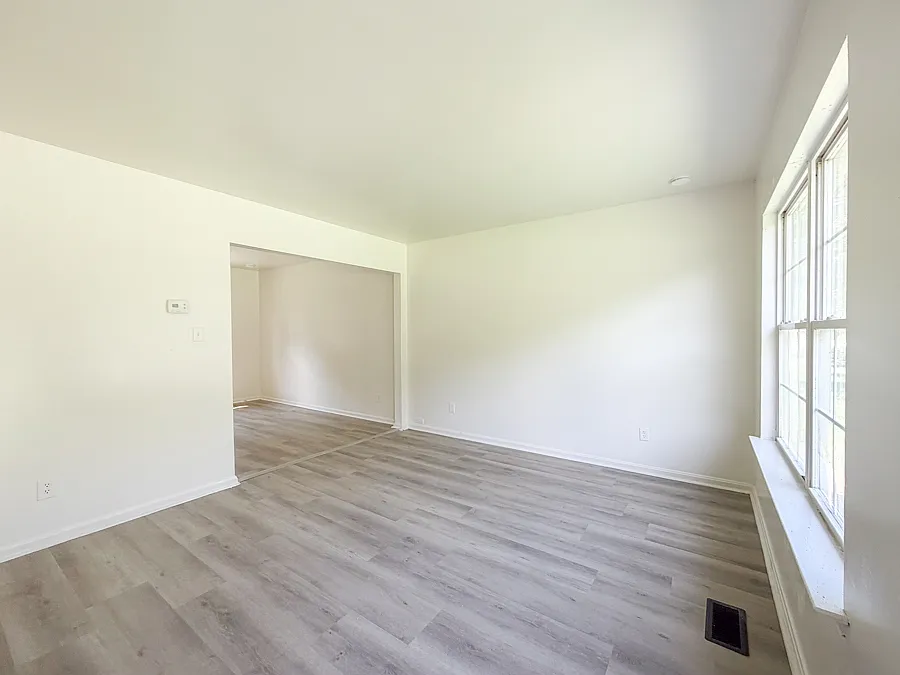 3 bed, 1200 sqft, $1,399 — Photo 3