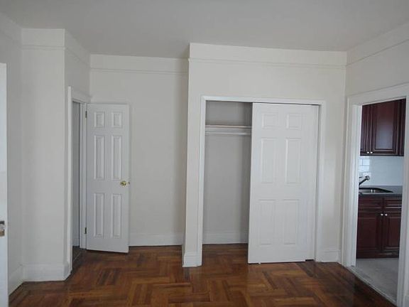 5th image of 4325 Baychester Ave